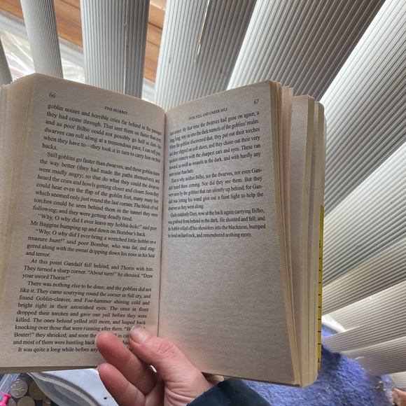 “The hobbit” novel book By J.R.R. Tolkien - Picture 4 of 11